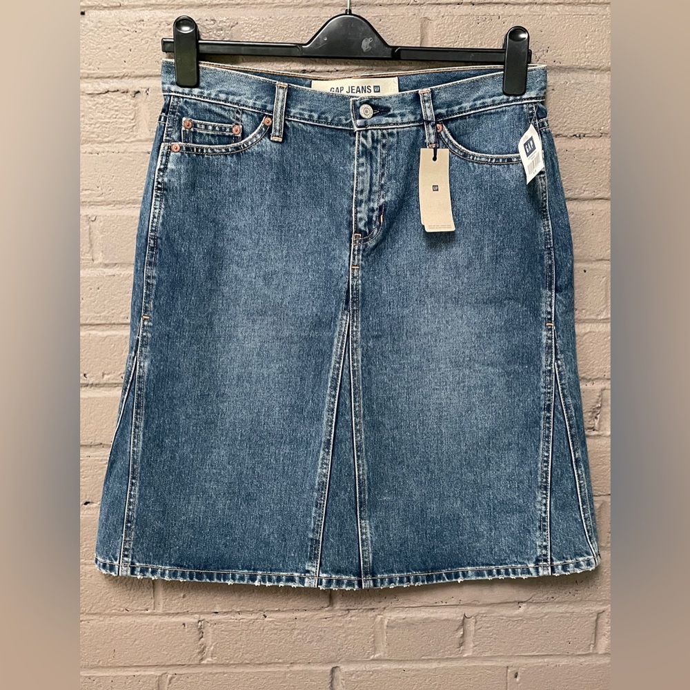 Gap  NWT Denim A line skirt 10